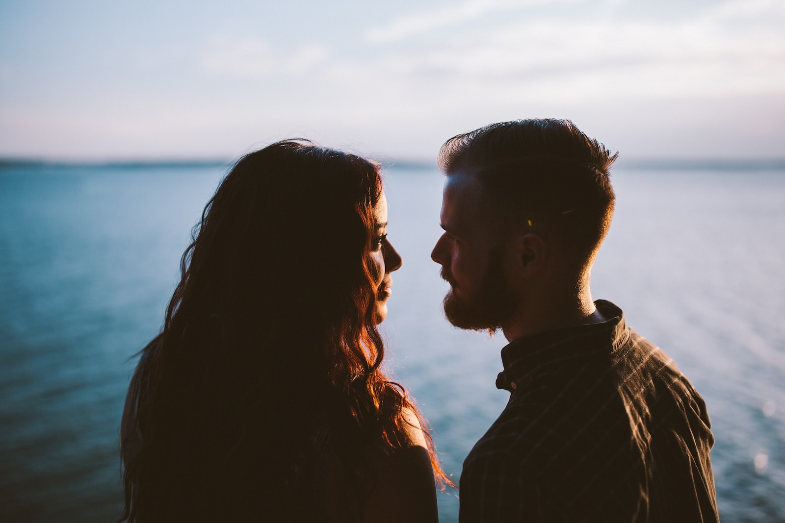 3 Signs That He Likes You But Won't Ask You To Be His Girlfriend